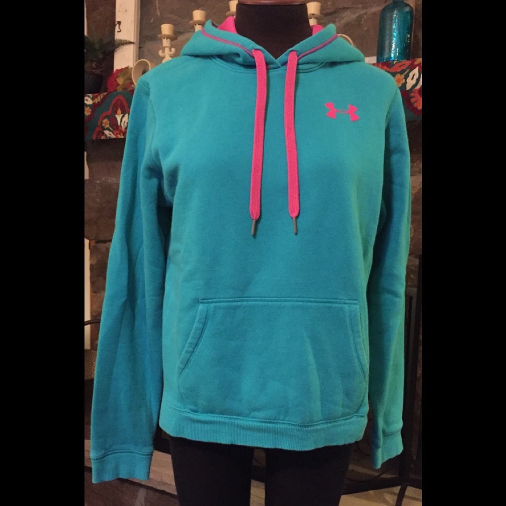 Under Armour Women’s Sweatshirt.